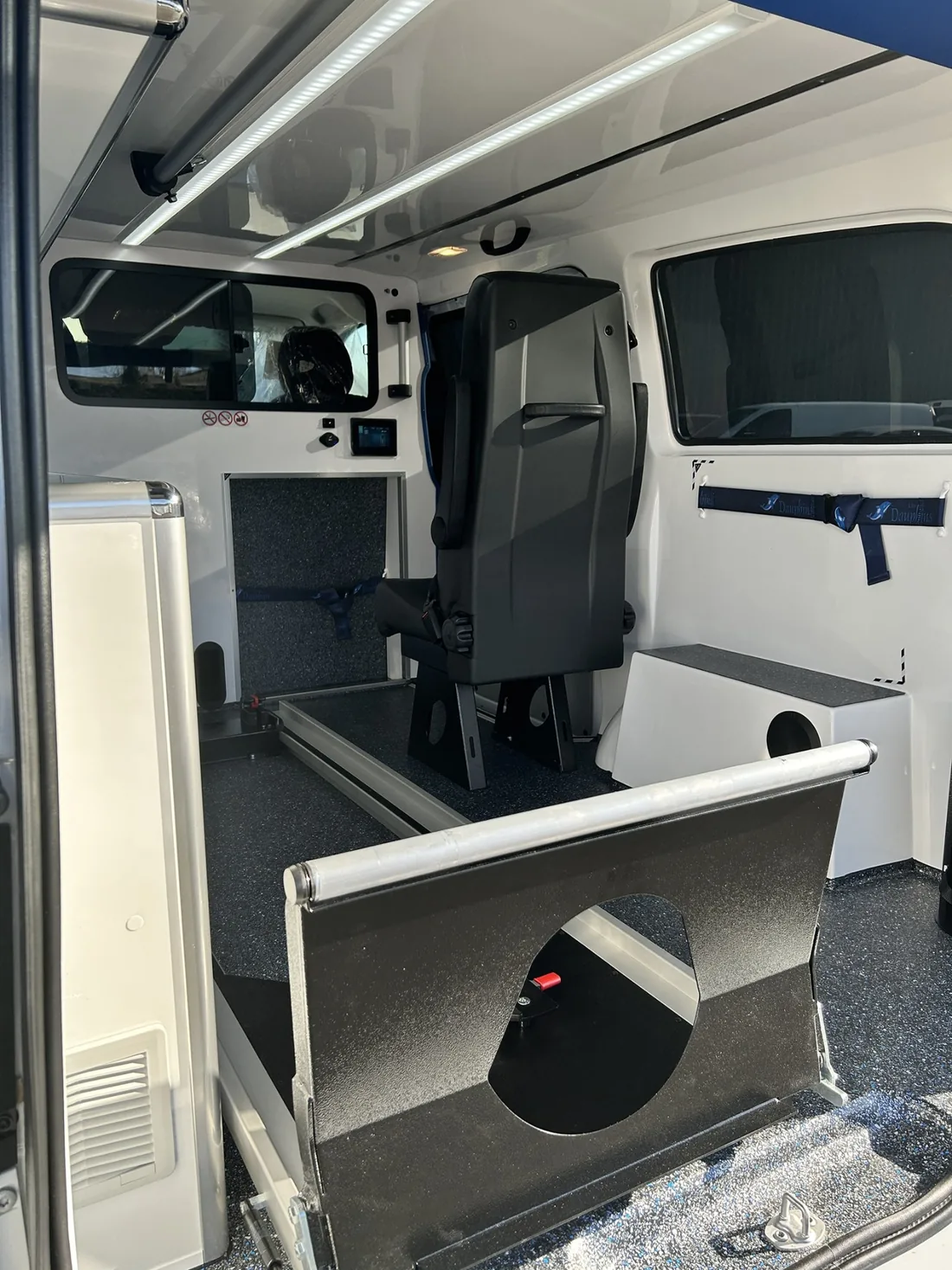 Équipement intérieur pour transport sanitaire